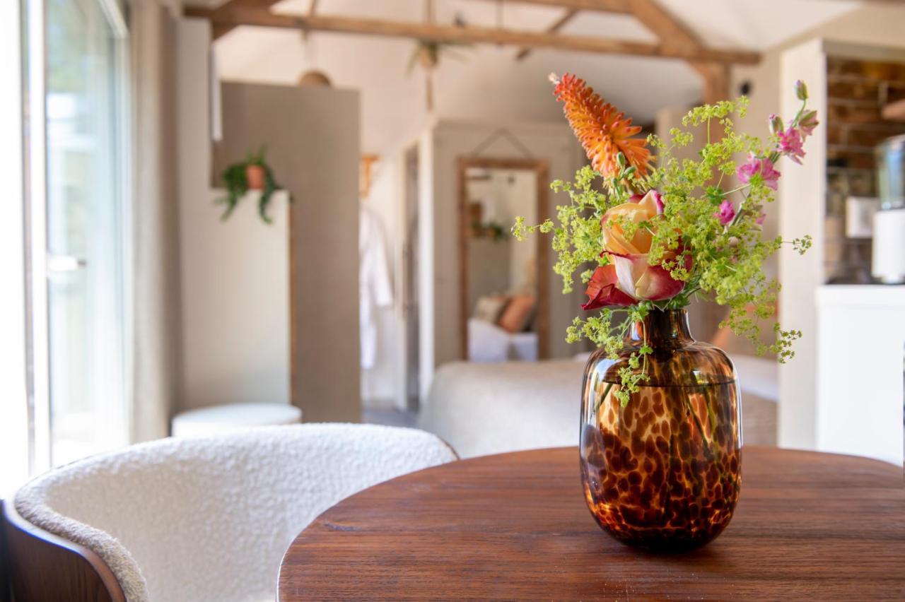 Lodge & Loft Sassenheim Bagian luar foto