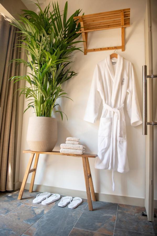 Lodge & Loft Sassenheim Bagian luar foto