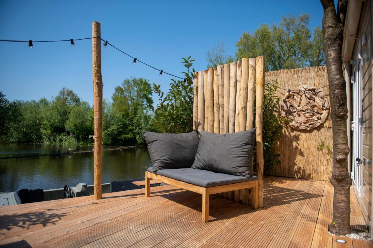 Lodge & Loft Sassenheim Bagian luar foto