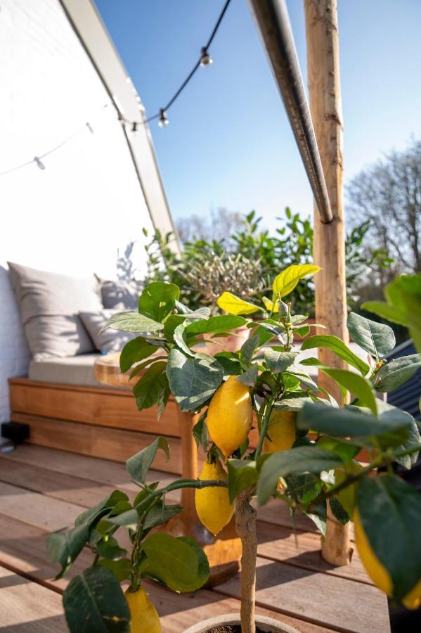 Lodge & Loft Sassenheim Bagian luar foto