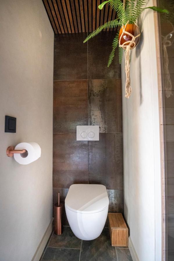 Lodge & Loft Sassenheim Bagian luar foto