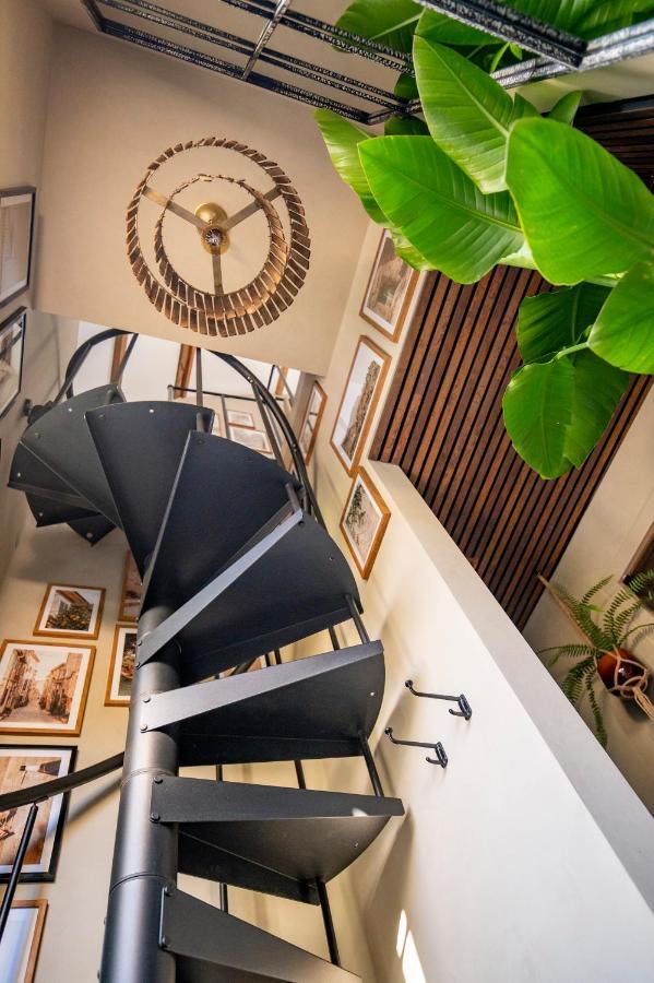 Lodge & Loft Sassenheim Bagian luar foto
